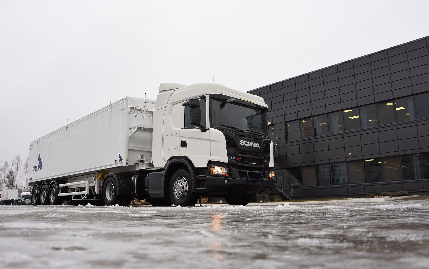 Передача зерновоза STAS agroSTAR на базі тягача Scania-3