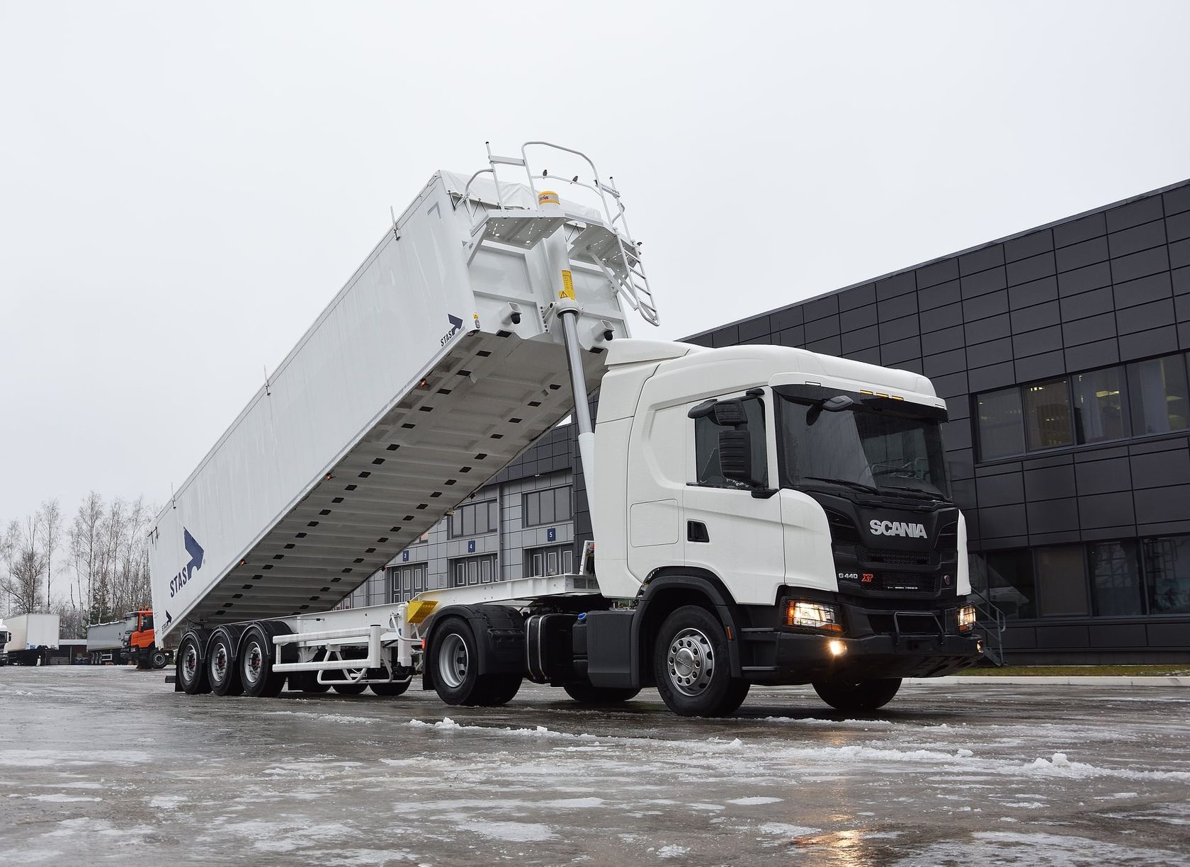 Передача зерновоза STAS agroSTAR на базі тягача Scania-2