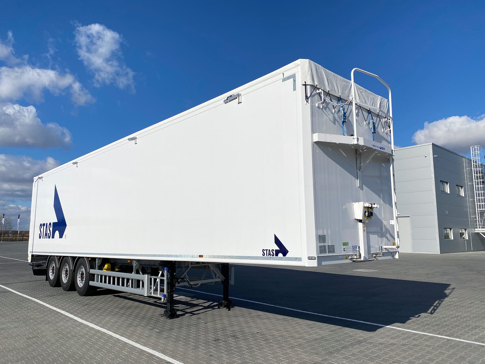 Напівпричіп STAS BioSTAR знайшов нового господаря - 1