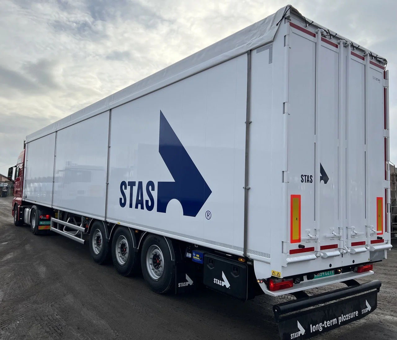 Відвантаження напівпричепа STAS bioSTAR до Полтави